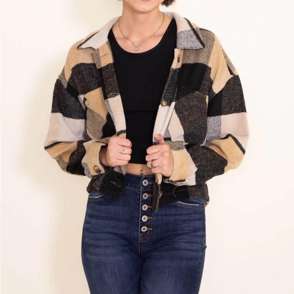 26 International Cropped Plaid Shacket